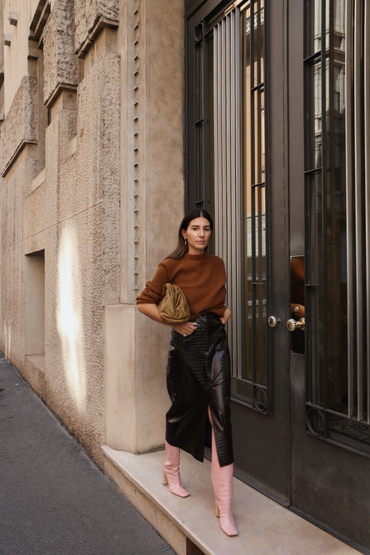 Alessandra Airò in Fall Boot